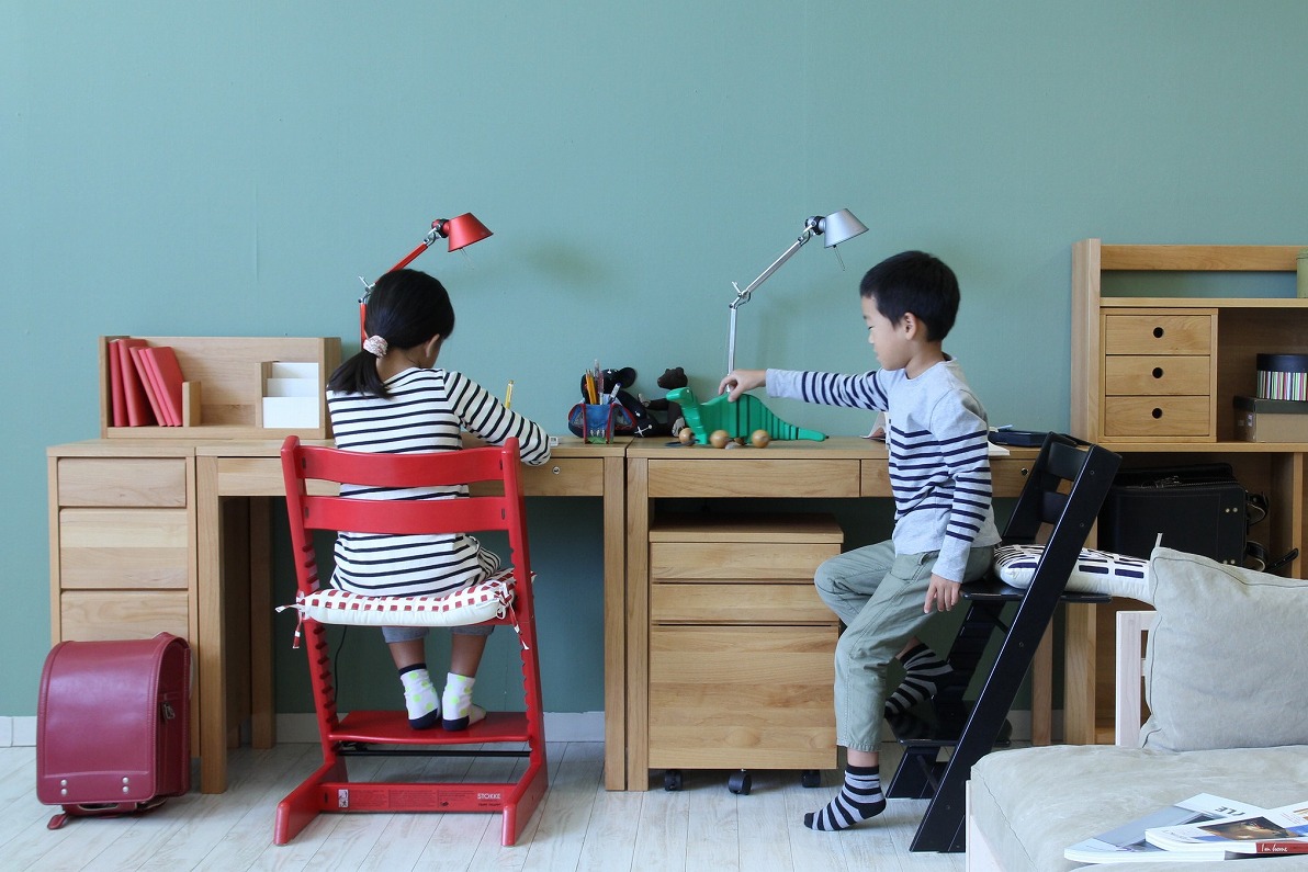 【コラム】お子さまの学習机の選びかた。